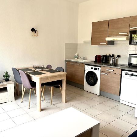 Lrx-0049 - Appartement Avec Exterieur Aytre Bagian luar foto