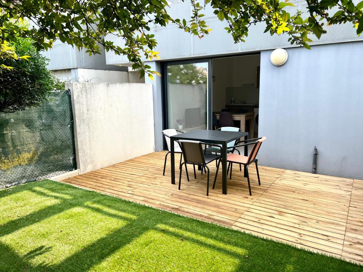 Lrx-0049 - Appartement Avec Exterieur Aytre Bagian luar foto