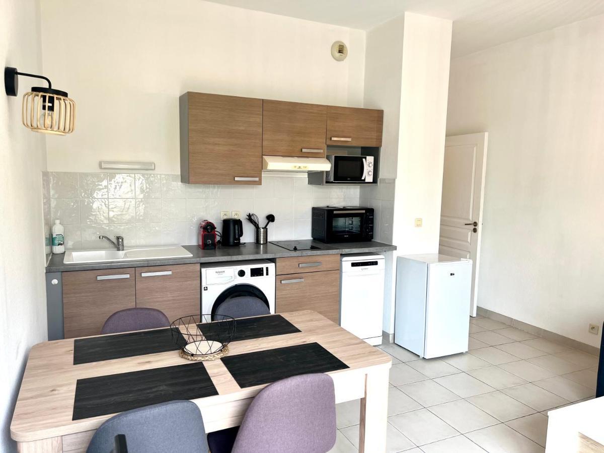 Lrx-0049 - Appartement Avec Exterieur Aytre Bagian luar foto